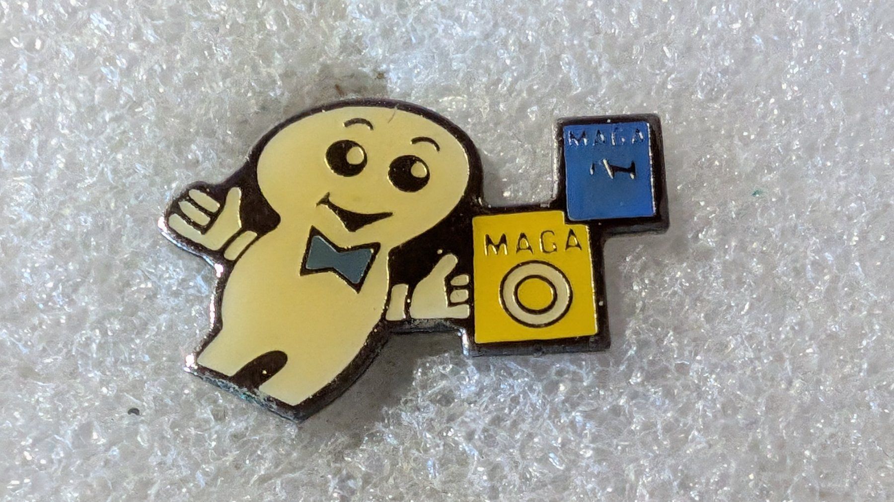Placchette & Badge: Ansteckpin 227: Maga Bio – Usato da Oppligen venduto da Pin-Fall-Shop