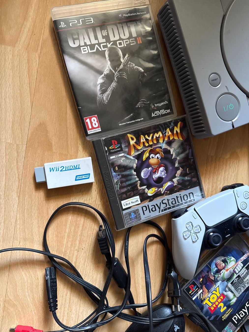 Sony Consoles: Console ps1 plus jeux et autres – D'occasion à St imier par sav_bjf9 3