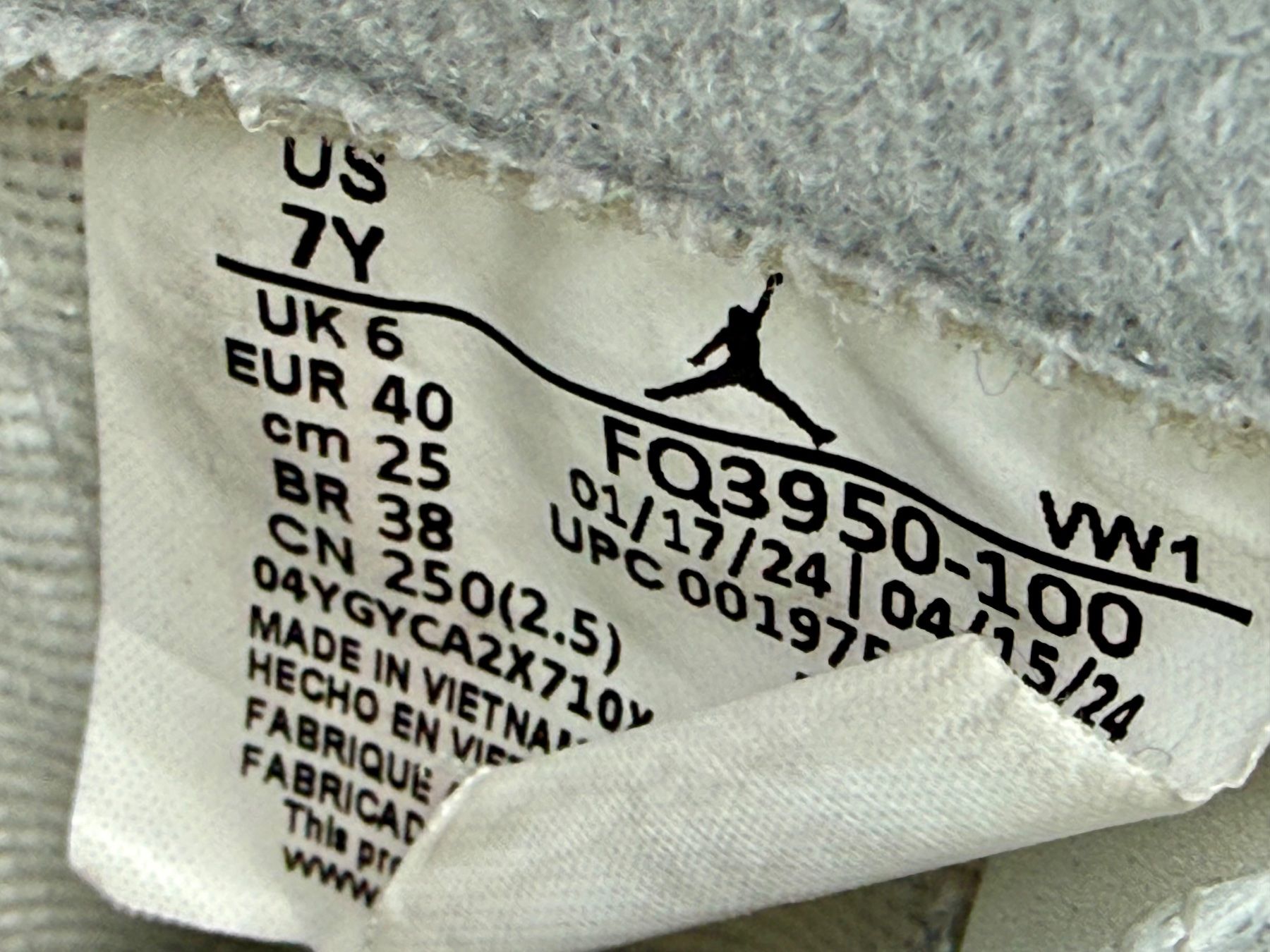 Scarpe per ragazzi: Jordan Schuhe Grösse 40, weiss-beige – Usato da Cham venduto da Contuc 2