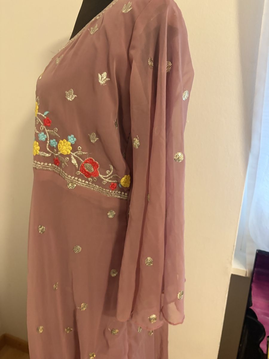 Vestiti: Promkleid bestickt lila handgemachte  – Usato da Bösingen venduto da ash_jnn8 2