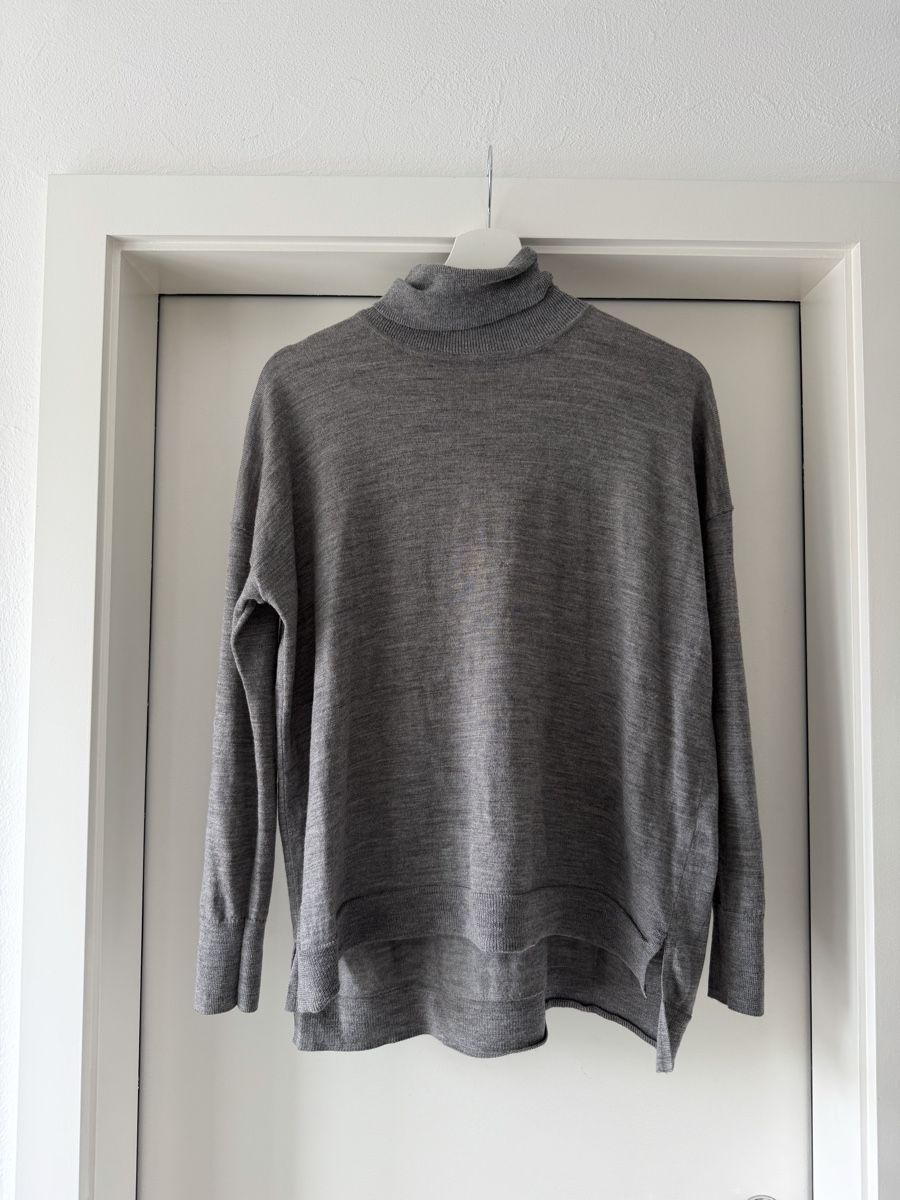 Muji Maglioni & Felpe: Grey turtleneck 100% wool MUJI – Usato da Uster venduto da Monika_OB