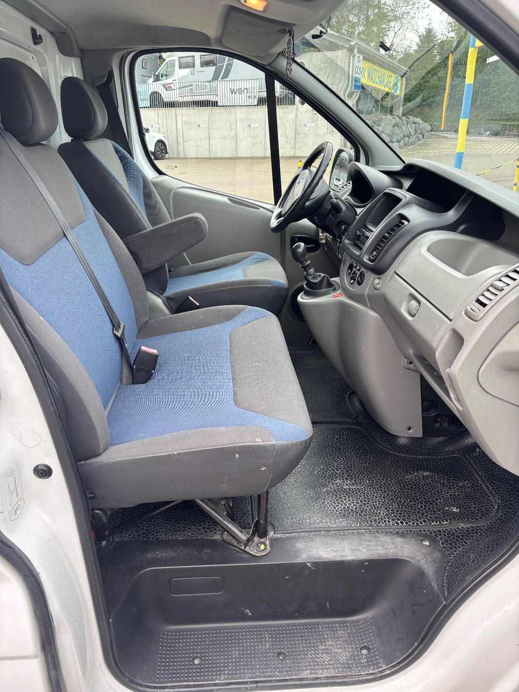 Renault Nutzfahrzeuge: Renault Trafic Kastenwagen – Gebraucht aus Henau von inf_6cll 6
