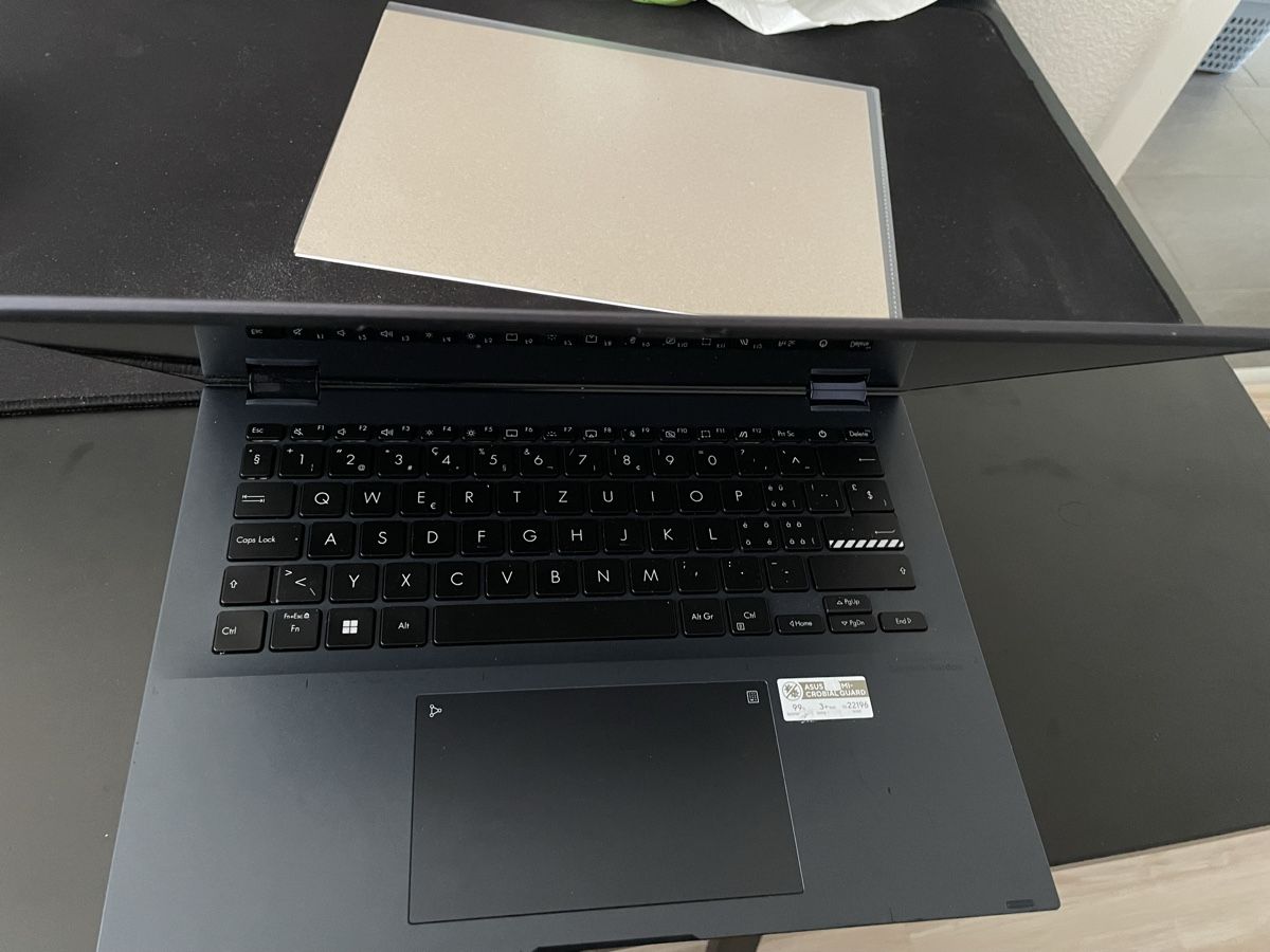 Asus Notebooks: Asus  Vivobook Intel i5 16Gb  – Gebraucht aus Nesslau von PuchDriver07 4