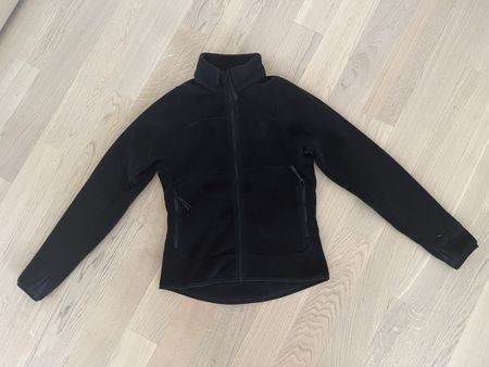 Neue Puma Fleecejacke in S mit Etikette