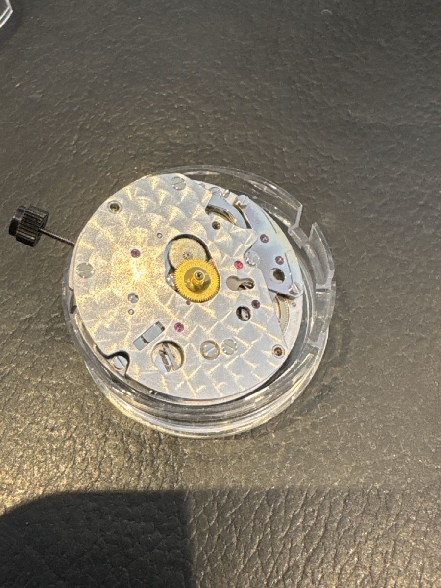 Omega Orologi: Omega Caliber 1143 Chronograph NOS – Usato da Chavornay venduto da Gold-Gym 2