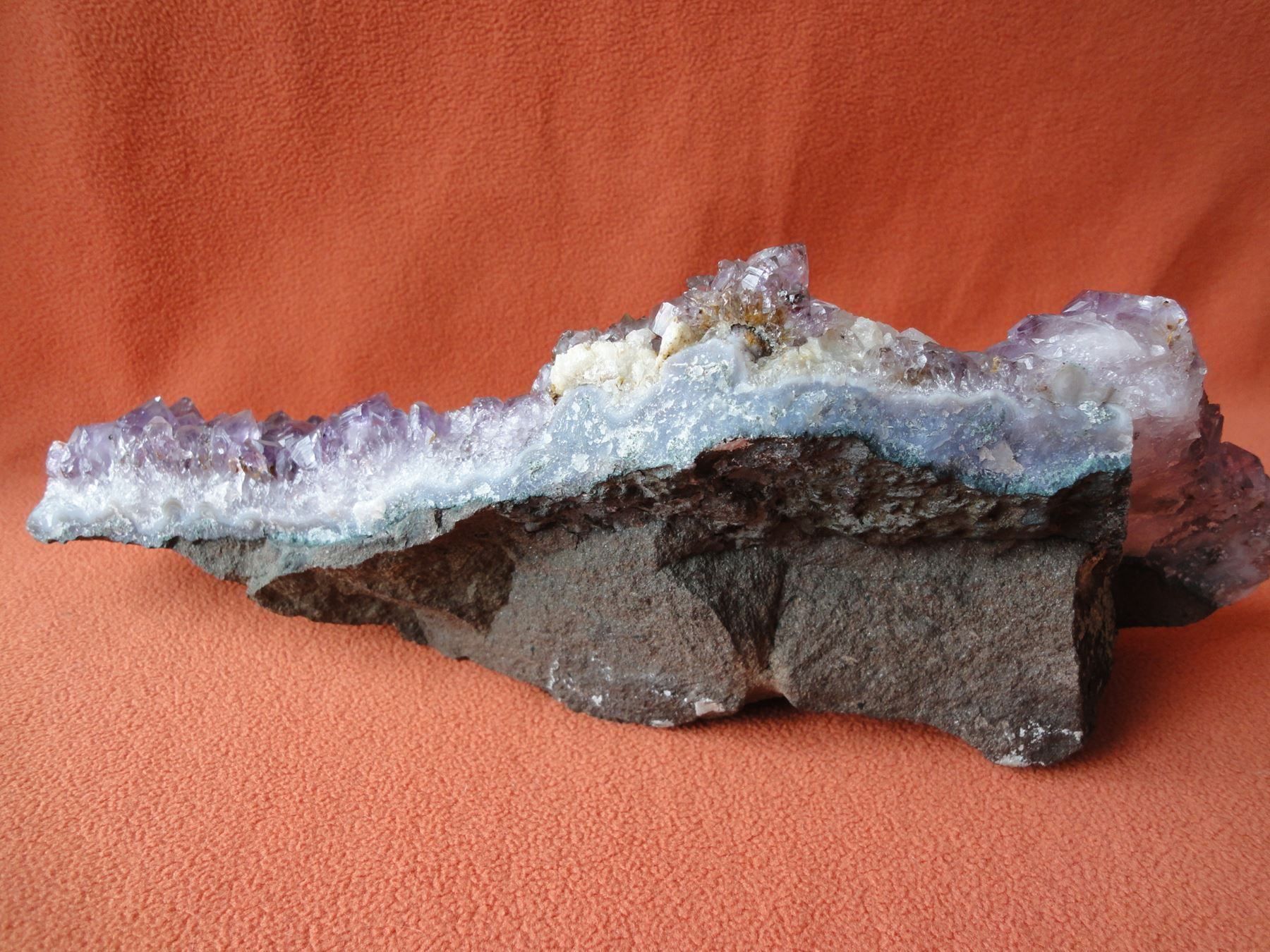Mineralien & Heilsteine: Amethyst-Stufe mit Einschüssen – Gebraucht aus Chur von omonia 5