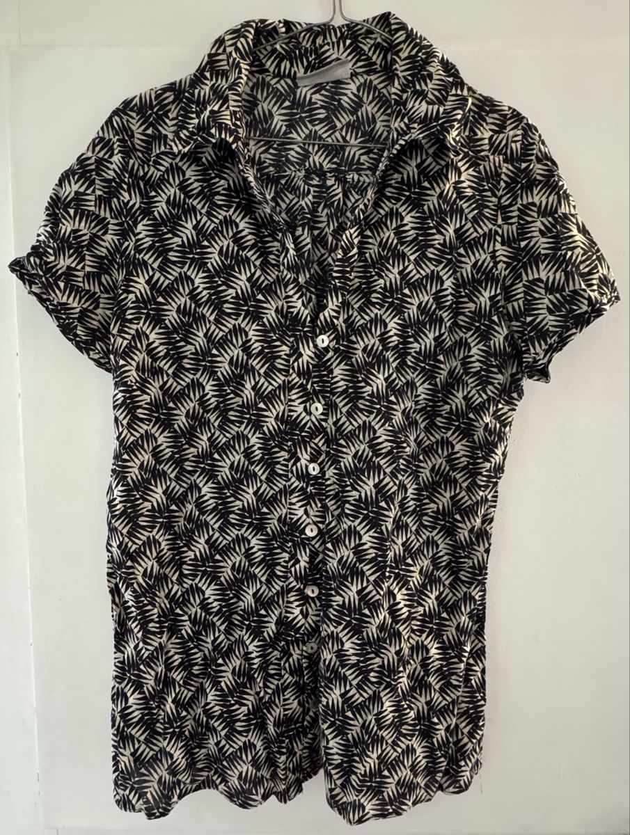 Camicie: Chic Short Sleeve Button-Up Shirt – Usato da Mühlethurnen venduto da ona_lyh6