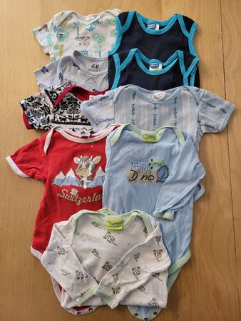 9er Set Baby Bodys Gr. 74/80, Top Zustand