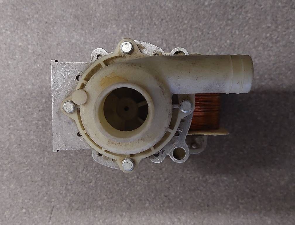 Pompe & Parti di ricambio: Pompe à eau 220 volts – Usato da Morges venduto da pha_9xnc