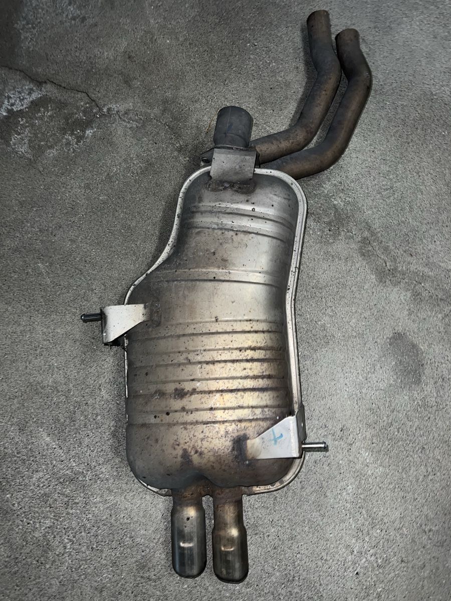 BMW Auspuffanlagen: Endschalldämpfer Original Auspuff BMW e46 – Gebraucht aus Wolfhausen von metalgear99 6
