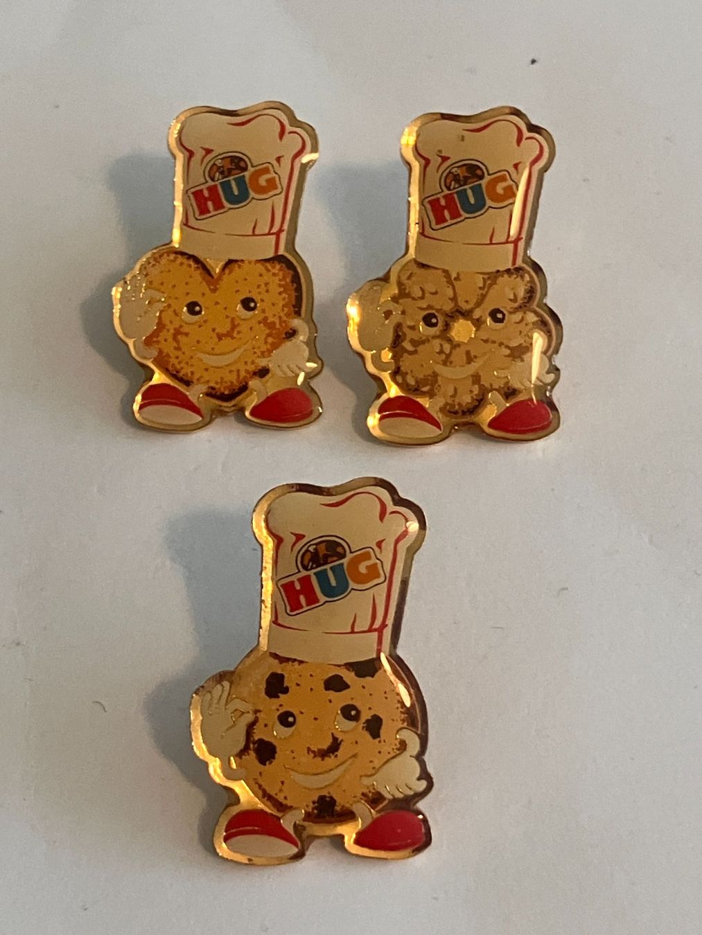 Placchette & Badge: 3 Pin Hug Gutzi – Usato da Basel venduto da djwwpp