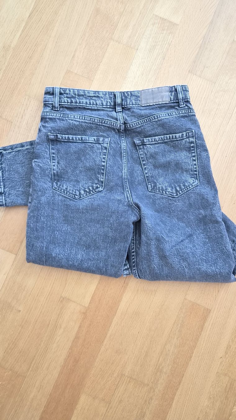 Zara Jeans: Zara Jeans Grau – Usato da Wetzikon ZH venduto da ELIVNE 1