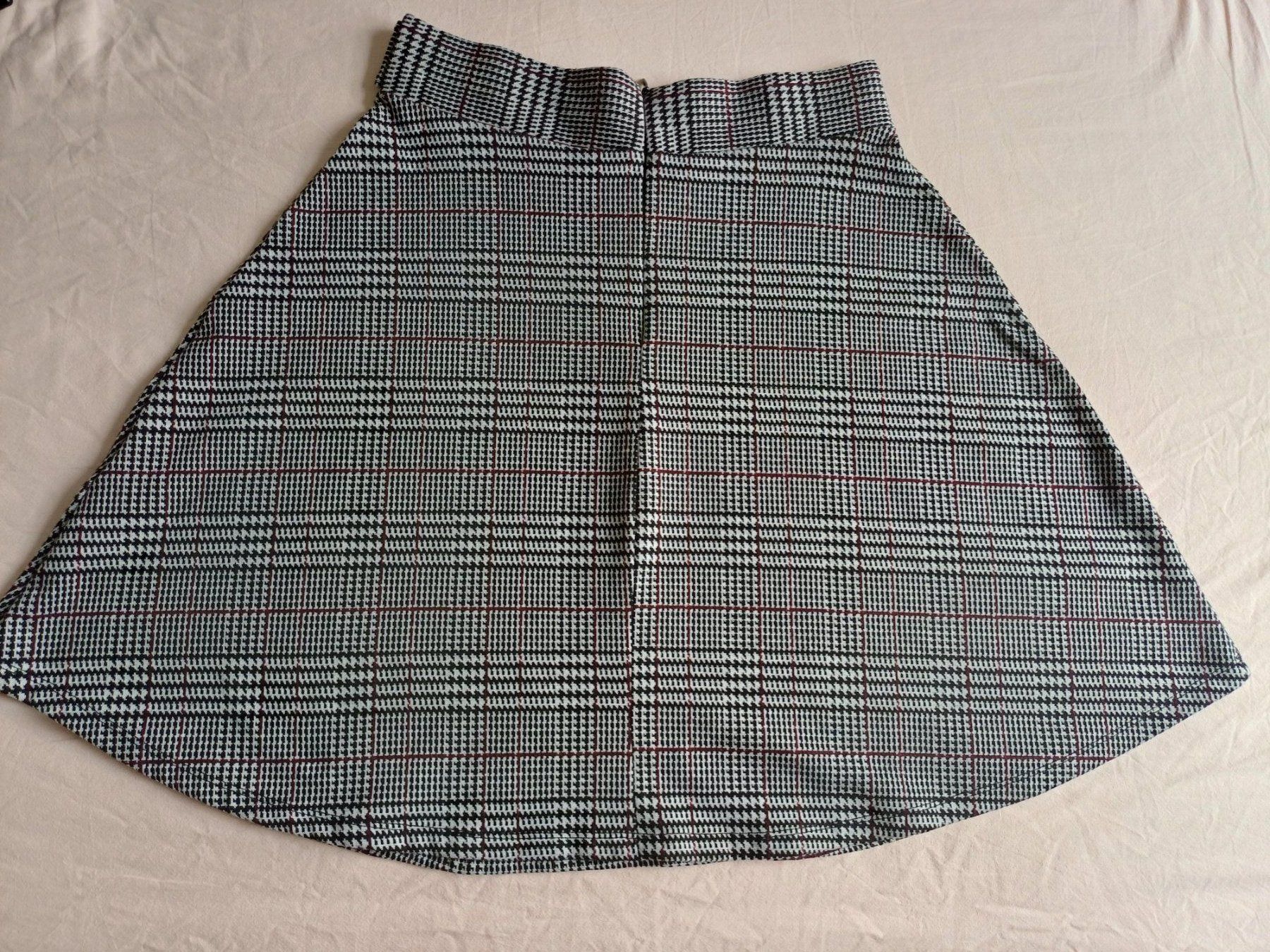 Esprit Gonne: Esprit Jupe Braun-Grau-Streifen – Usato da Baden venduto da lm6_dwv5 3