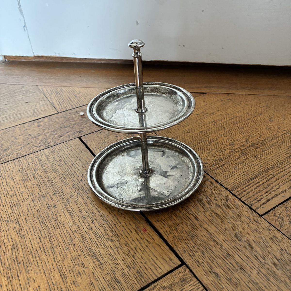 Tutte le decorazioni: Etagere klein – Usato da Winterthur venduto da bunteperlen