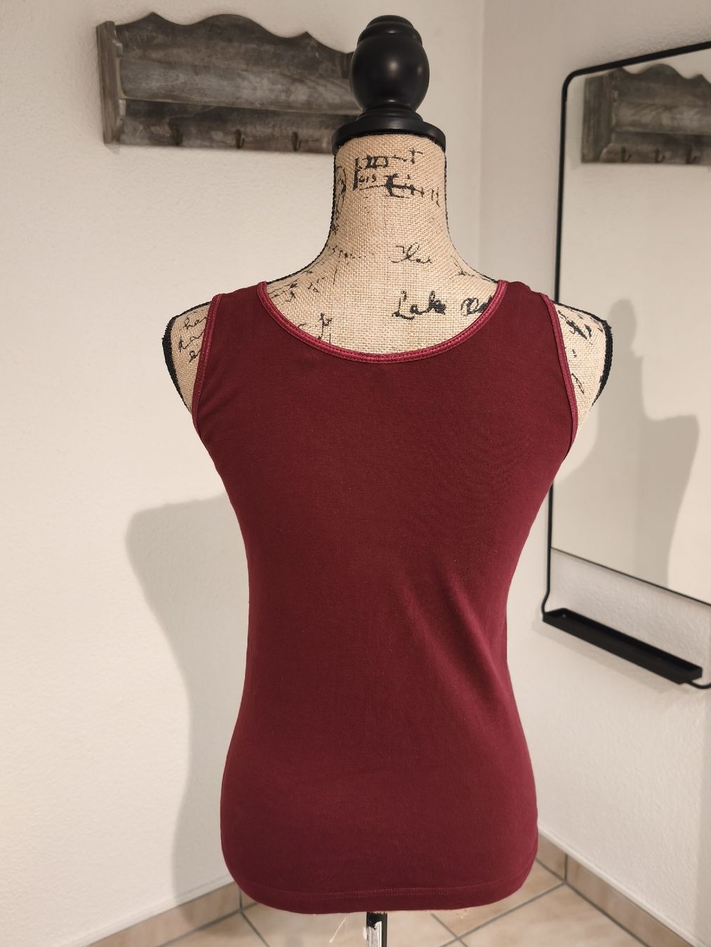 Tops: Tengülü Top, Grösse 3 /M, bordeauxrot, neuwertig, Basic! – Neu (gemäss Beschreibung) aus Emmetten von SecondhandSiska 2
