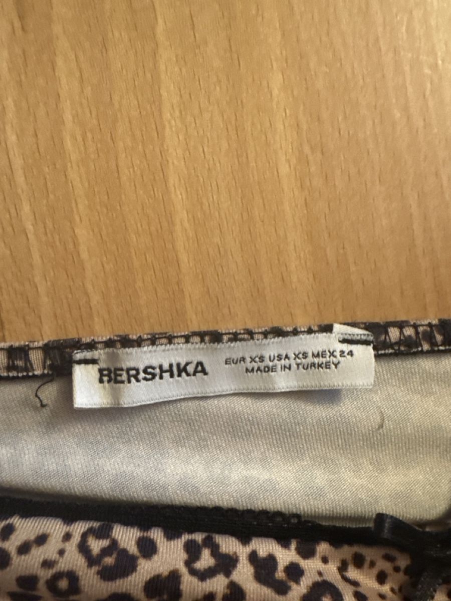 Bershka Blusen, T-Shirts & Tops: Bershka Top – Neu (gemäss Beschreibung) aus Uzwil von ale_27xy 1