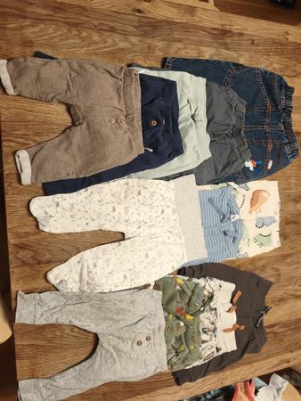 Kinder Hosen Set 12-tlg.  Grösse 68 guter Zustand