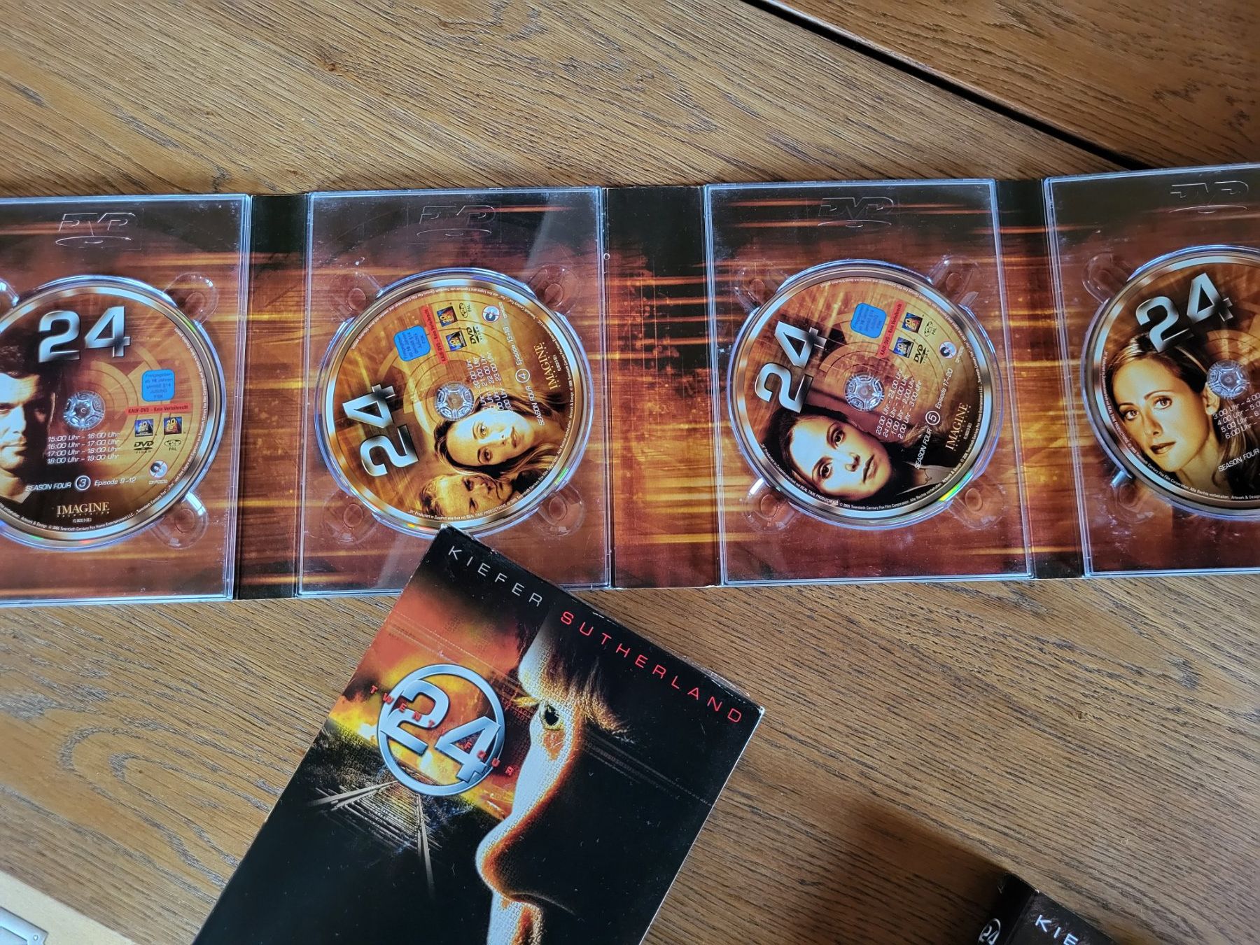 Tutti i DVDs: 24 Staffel 4 DVD – Usato da Sagogn venduto da jwa_cr2v 1