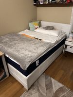Bett mit neuer Matratze