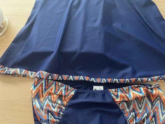 Maillots de bain & Bikinis: Badeanzug dunkelblau Grösse 40 – D'occasion à Hüntwangen par Jcougar 1