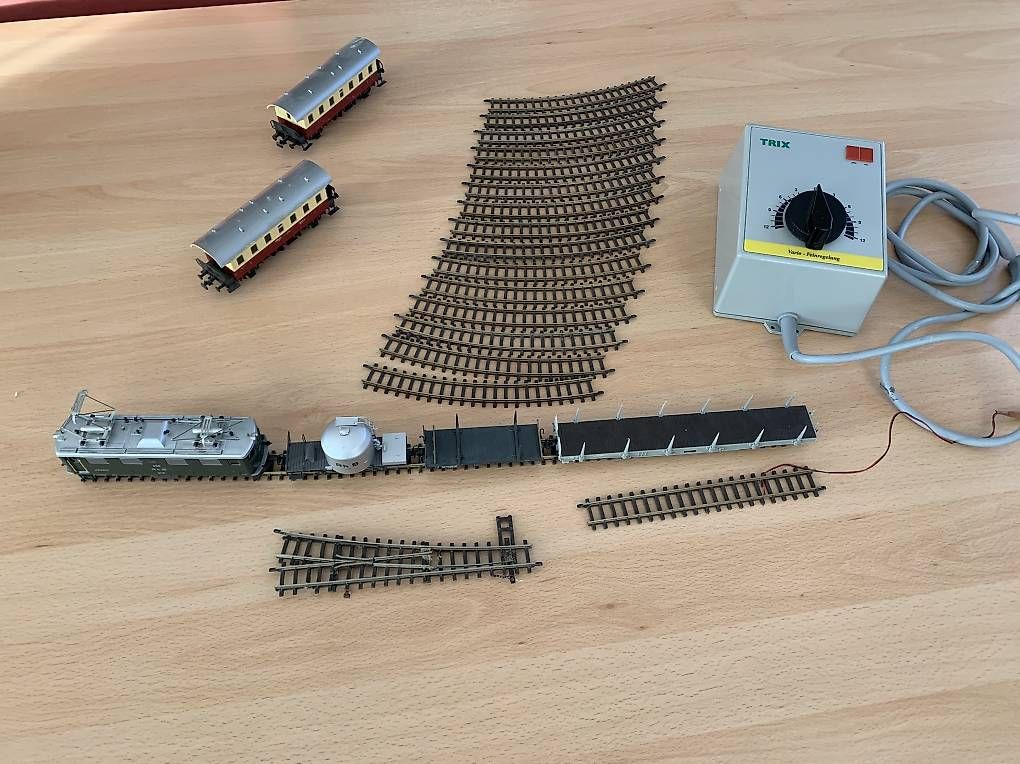 Modelleisenbahnen: Modelleisenbahn RHB – Gebraucht aus Vaz/ Obervaz von lain67