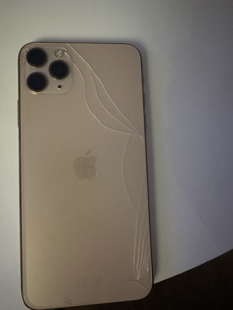 Apple Telefoni cellulari / Smartphones: Iphone 11 Pro Max – Usato da Basel venduto da taty97 1