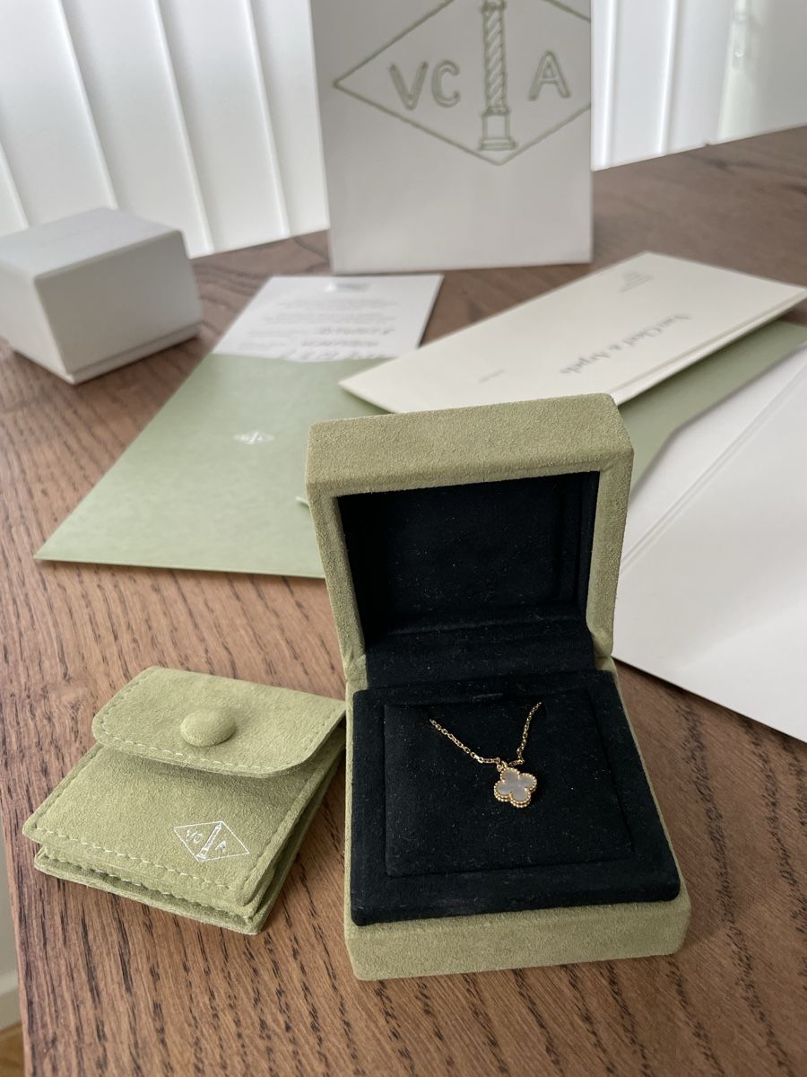 Van Cleef Catenine: Van Cleef and Arpels sweet alhambra – Usato da Lausanne venduto da fashionistagirlie 1