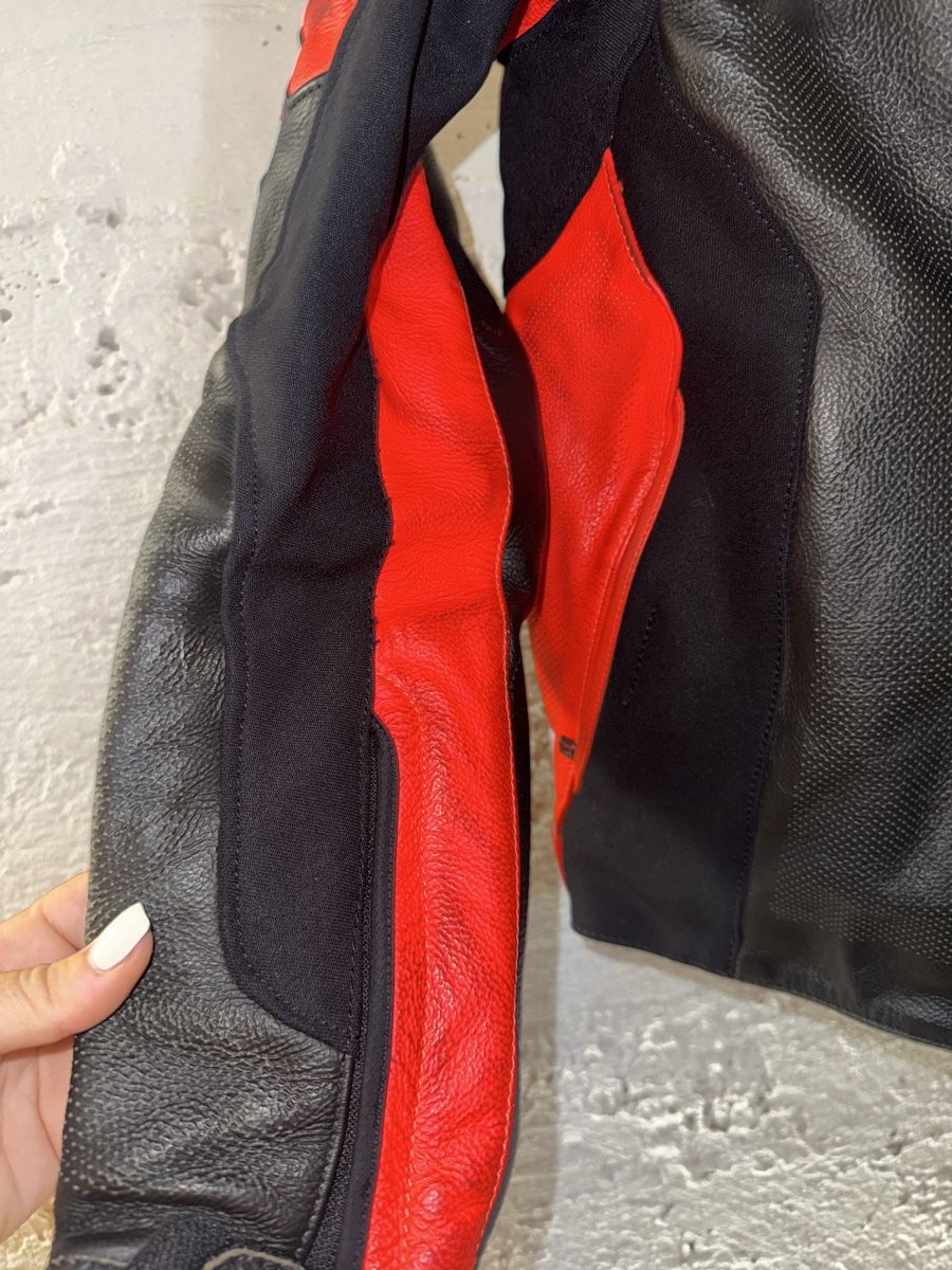 Dainese Vestes: Dainese Leder Motorradjacke Gr.48 – D'occasion à pratteln par Bogi94 3