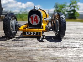 Bugatti Type „59“ 1934 Modellauto gelb
