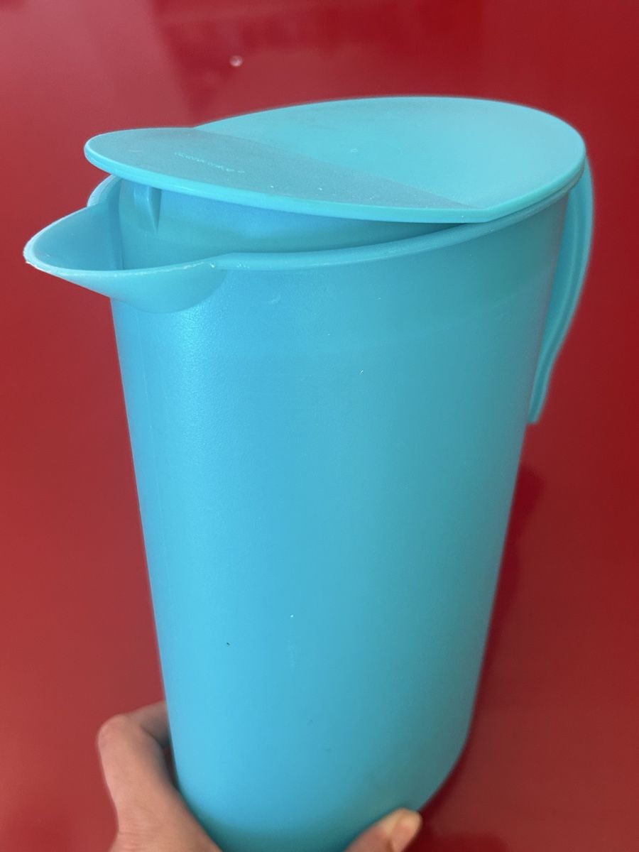 Caraffe: Carafe Tupperware bleu clair avec couvercle bon état – Nuovo (secondo la descrizione) da St-Prex venduto da mar_f6t6 2