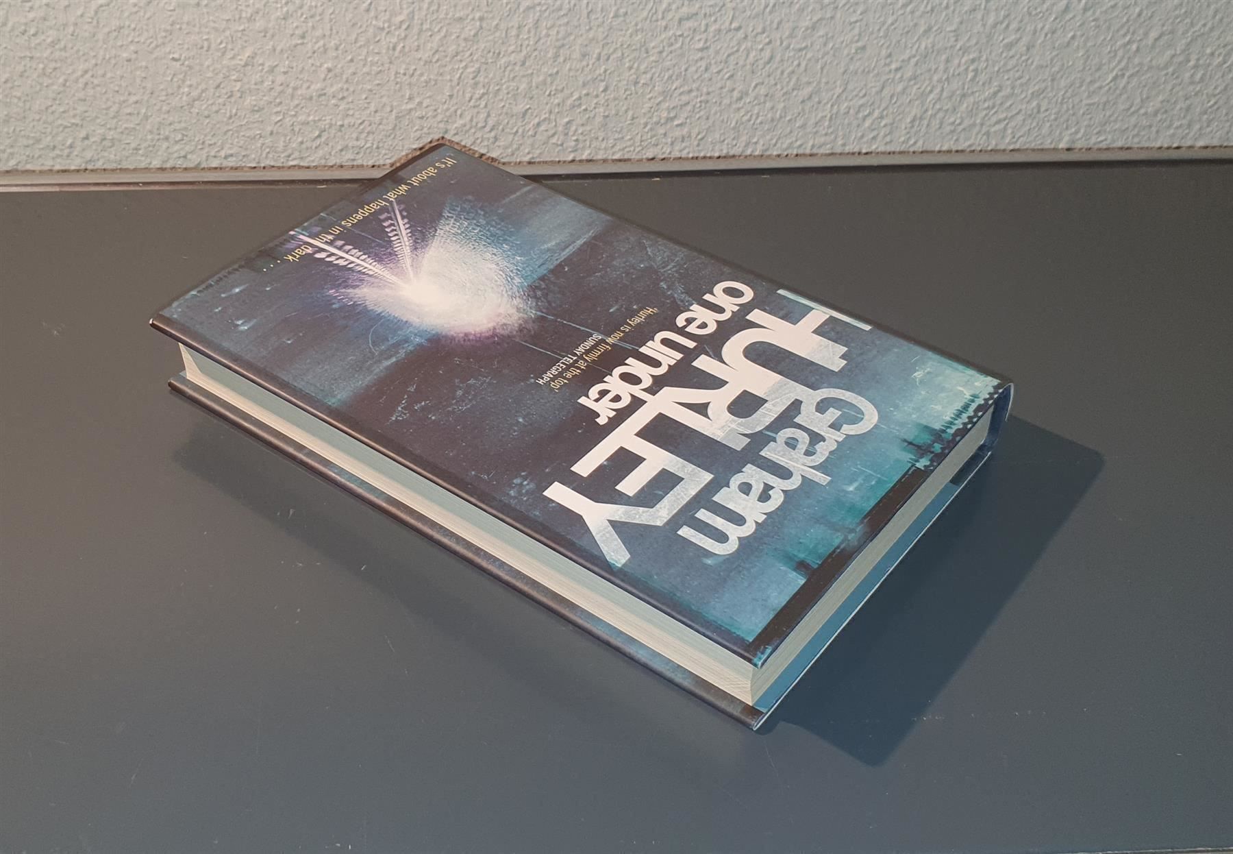 Bücher: One Under von Graham Hurley – Gebraucht aus Dübendorf von Povo 3