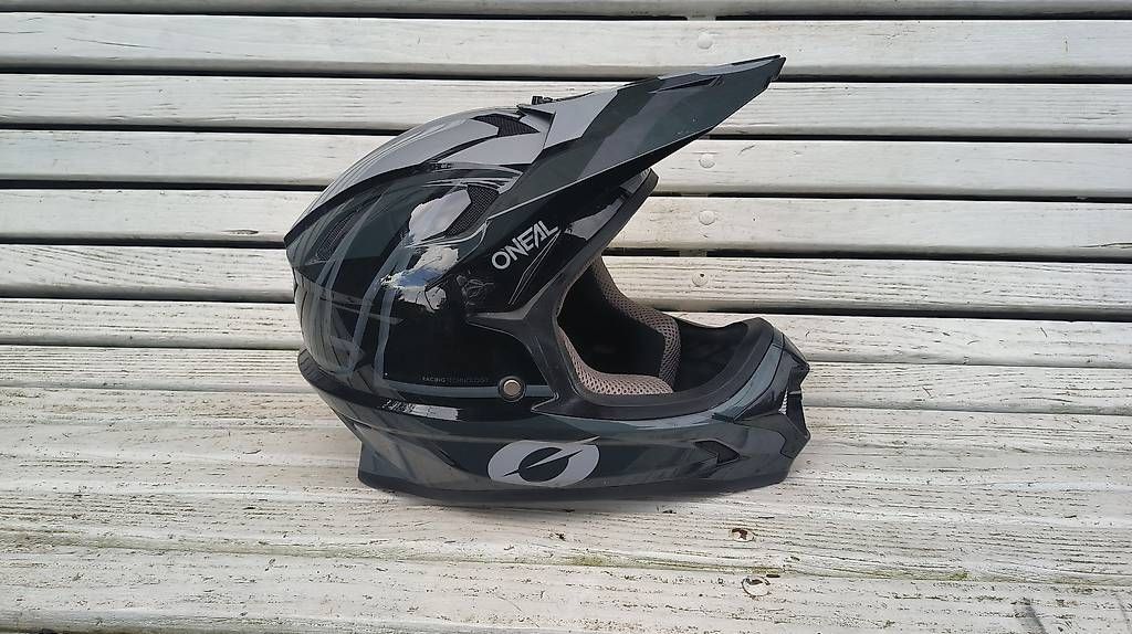 Helme: O'Neill Velo helm – Gebraucht aus tägerwilen von maistamiga 4