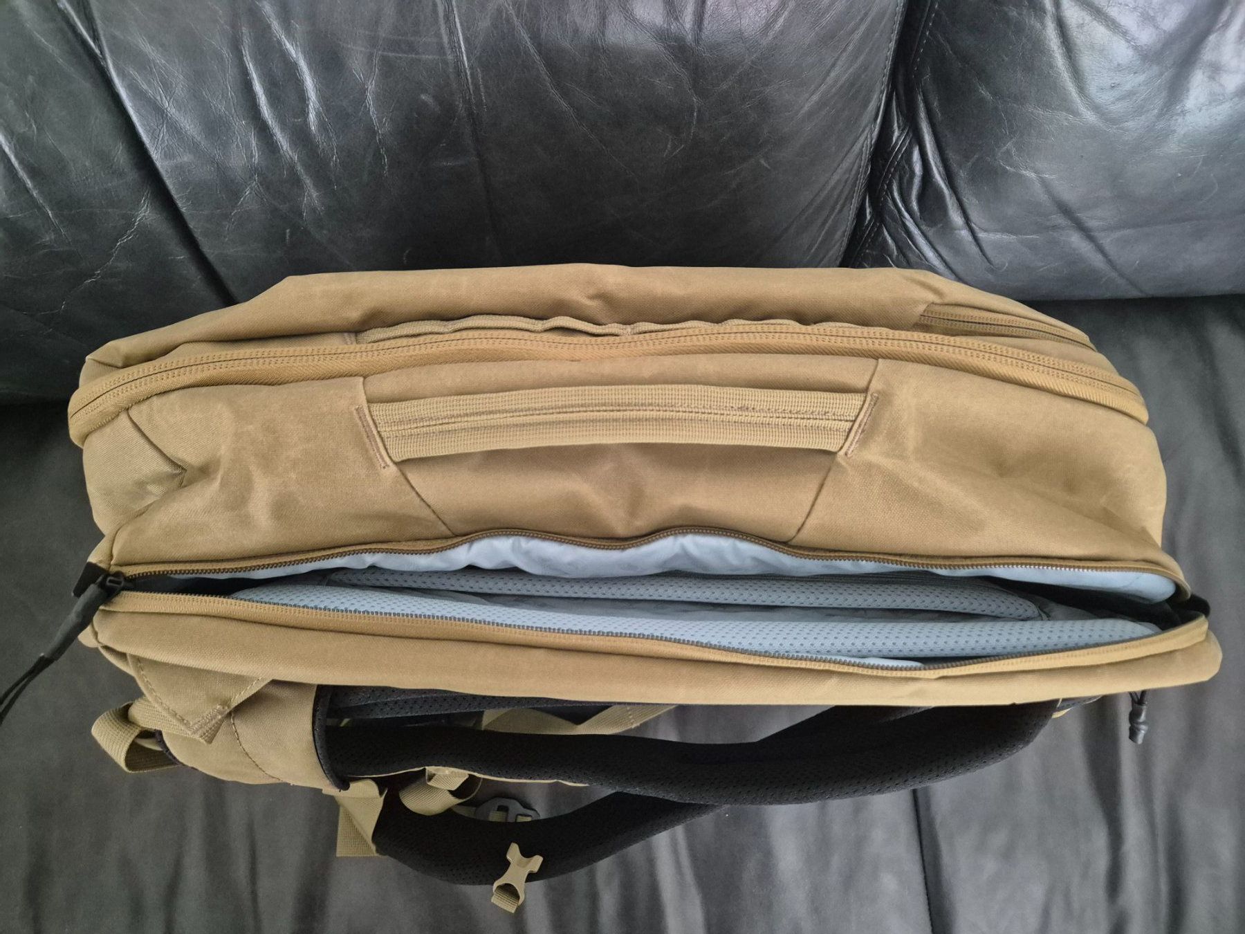 Zaini: Reiserucksack Thule Aion 40 - NEU! – Nuovo (secondo la descrizione) da Zürich venduto da LeSoleil121 1