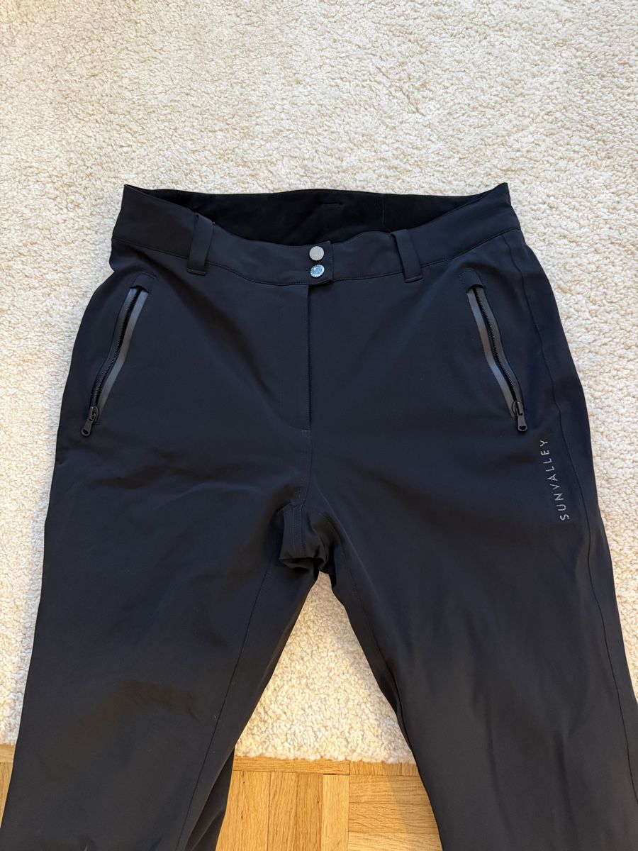Pantalons: SUN VALLEY black ski pants – D'occasion à Genève par jad_2zfn