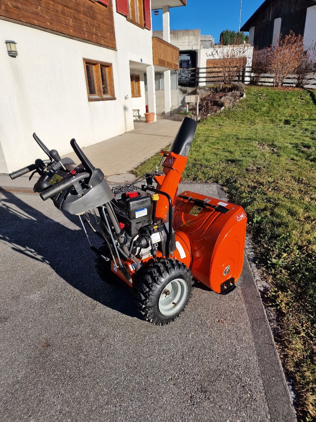 Tutte le macchine: Husqvarna ST 268 EP Schneefräse – Usato da Dardin venduto da Elowian 1