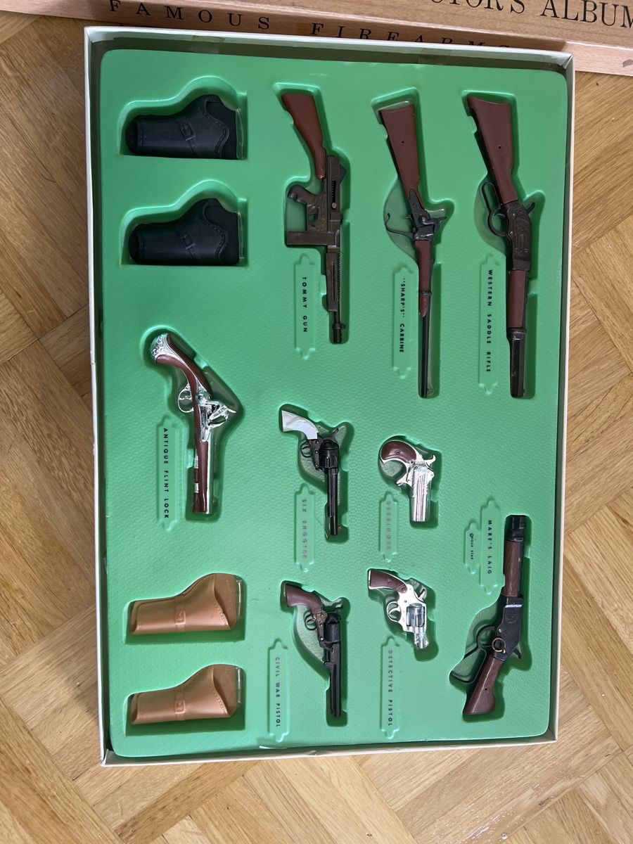 US Army Uniformen: Famous Firearms – Neu (gemäss Beschreibung) aus Lausanne von Erion2015 1