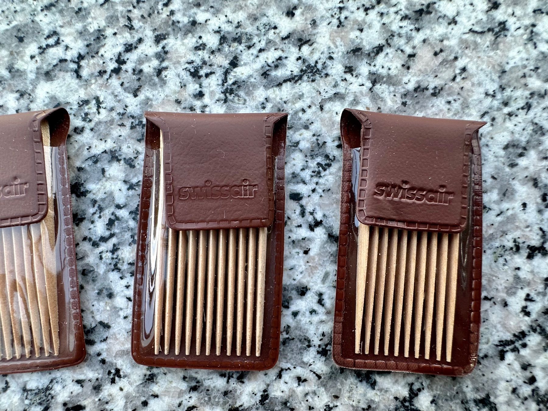 Cura dei denti: Swissair Zahnstocher-Set – Nuovo e nell'imballaggio originale da Wallbach venduto da paxnic 2