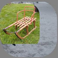 Luge mit Kindersitz kann abgenohmen werden