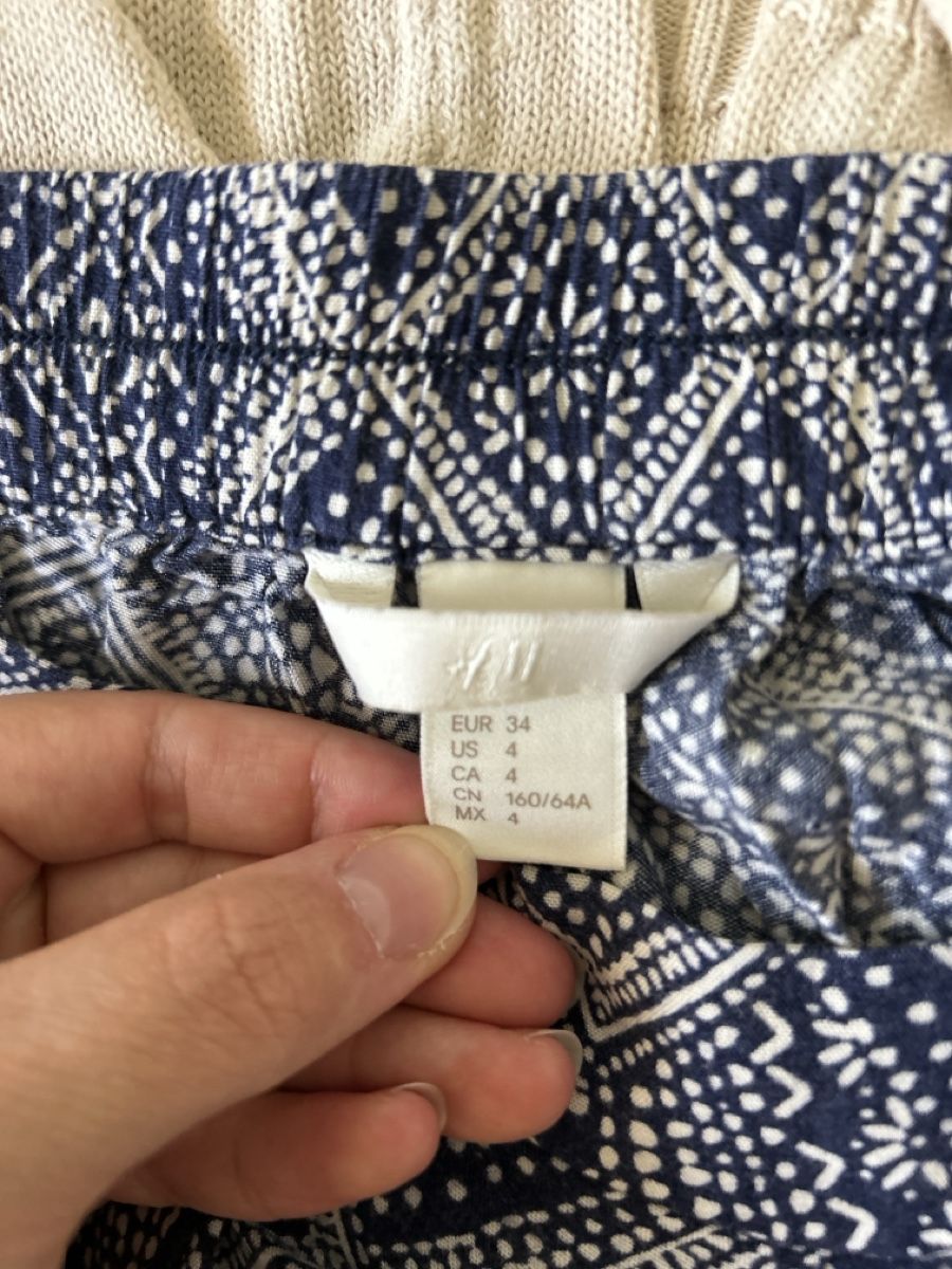 H&M Pantalons: Shorts fille - taille 34 - H&M – D'occasion à Savigny par Althea0202 1