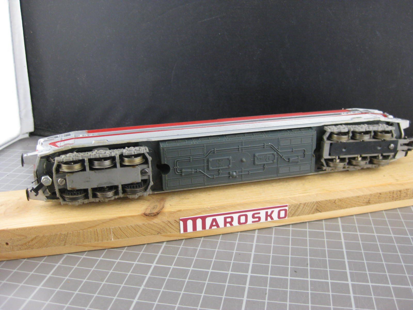 Lima Modelleisenbahnen: Lima SNCF TEE Lok silber, ohne OVP, bespielt – Gebraucht aus Malters von Marosko 3