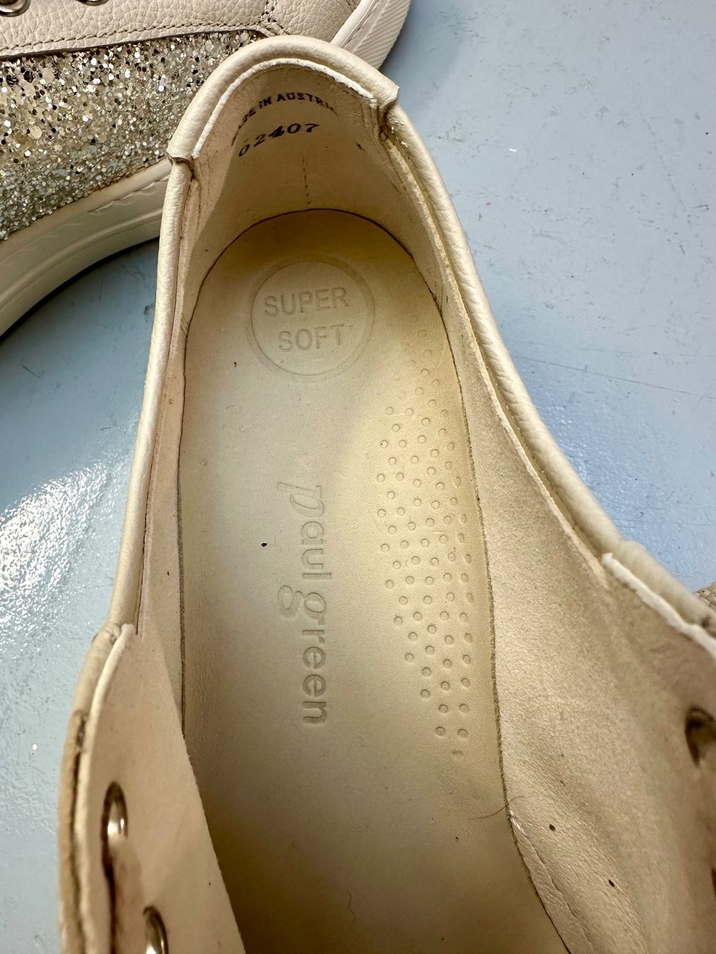 Chaussures femmes: 2x DAMENSCHUHE GR 39 AB 1.- !!! – D'occasion à Zürich par NIKI777 3