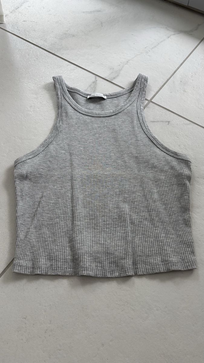 Bershka Top: Bershka Ripp-Top M Grau – Usato da Seengen venduto da sa_land
