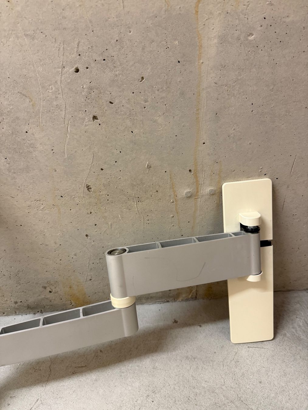 Wandhalterungen: TV Mount – Gebraucht aus Freienbach von Mariadlgg 5
