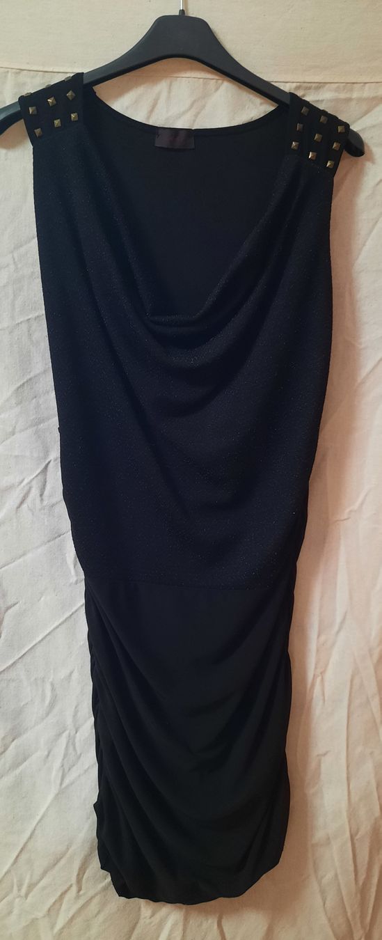 Vestiti: Robe noire drapée, cloutée épaules, soirée/cocktail, T 36 – Usato da Delémont venduto da san_vkk9