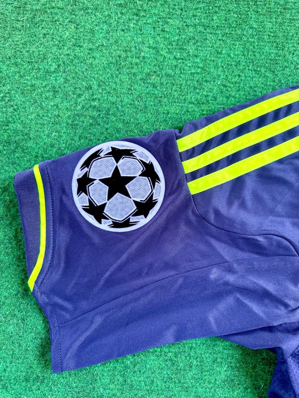 Autografi: T-Shirt mit Ronaldos Originalautogramm – Nuovo e nell'imballaggio originale da Bachenbülach venduto da inn_5kmg 6