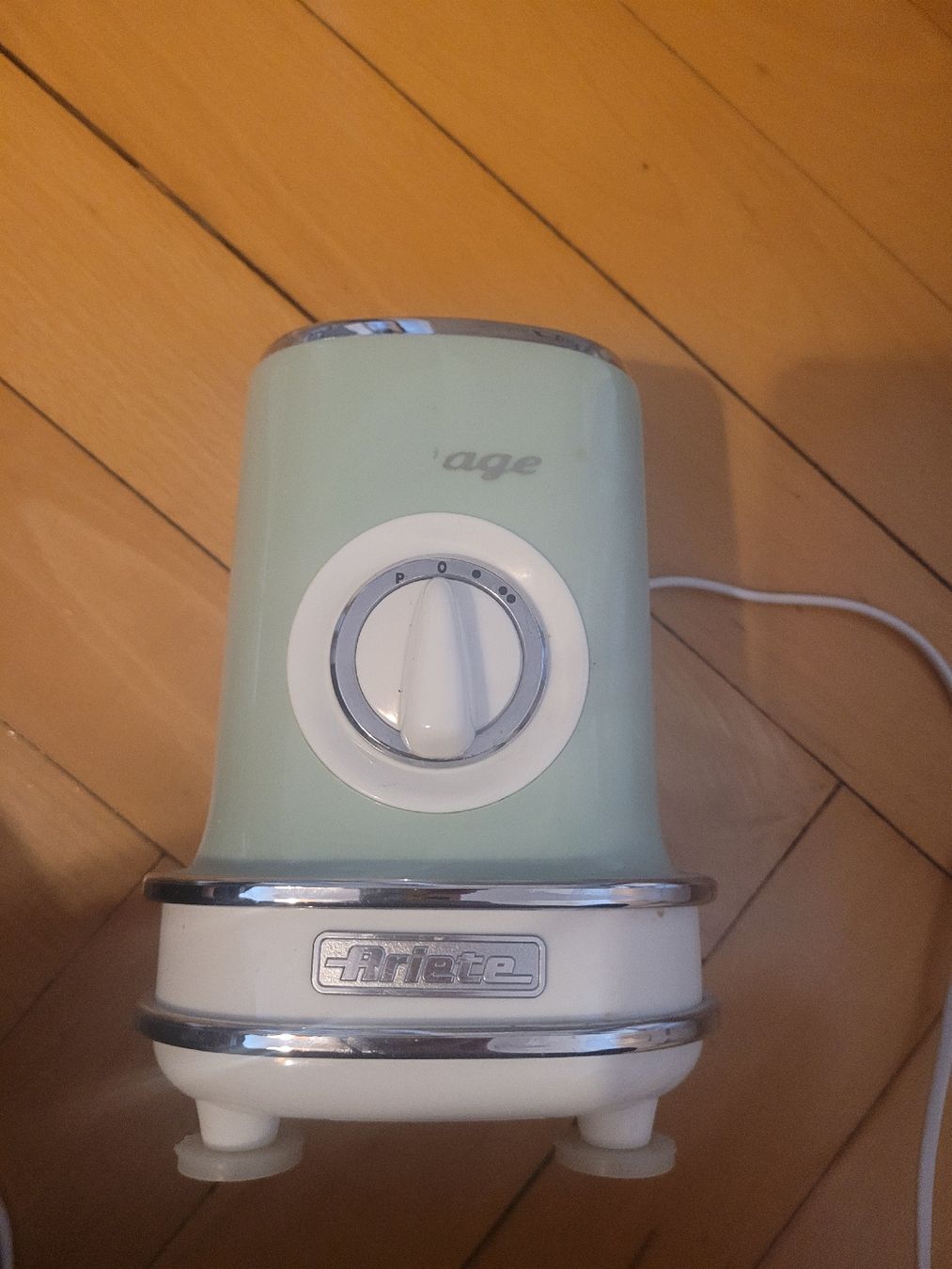 Elettrodomestici da cucina: Ariete Vintage Blender, pale green, without the container – Usato da Bern venduto da alukasik