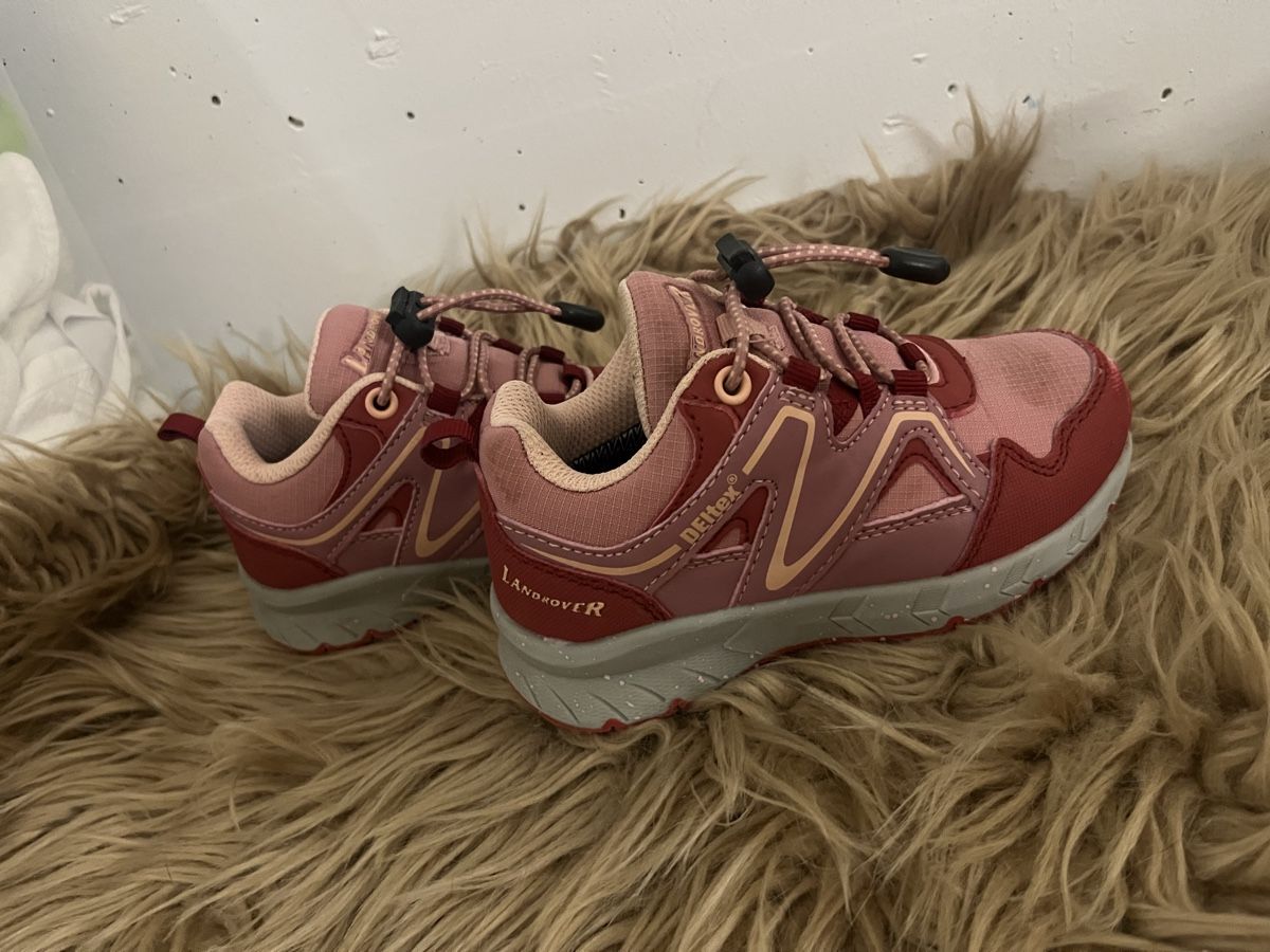 Chaussures filles: Trekkingsschuh Gr. 25 – D'occasion à Frauenfeld par Ka.ia