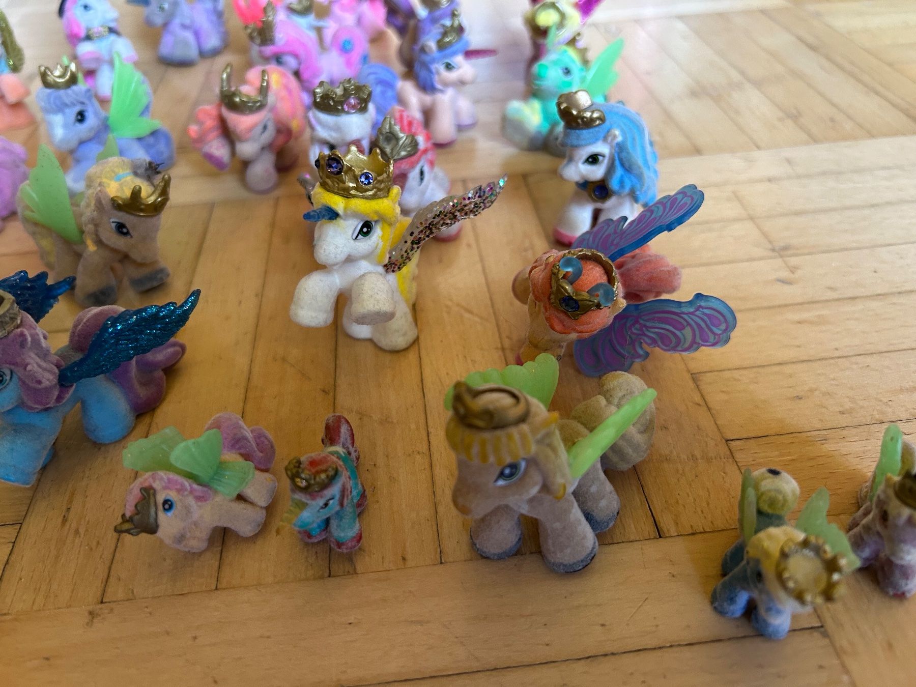 Giocattoli: Sammlung von 35 Pony-Figuren "Filly" – Usato da Pont-la-Ville venduto da grosidi 1