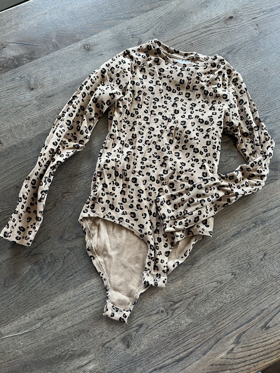 Zara Camicette, T-shirt & Top: Leopard Body von Zara Gr. 128 – Usato da Rosshäusern venduto da Travellerz