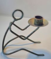 Kerzenständer MENSCH SITZEND kunstgeschmiedet Berlin